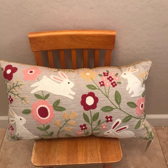 Easter Decorative Pillow Bunnies and Flower Embroidery - Picture 1 of 6